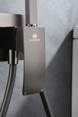 Смеситель встраиваемый с ГИГ. душем (ГРАФИТ) GANZER